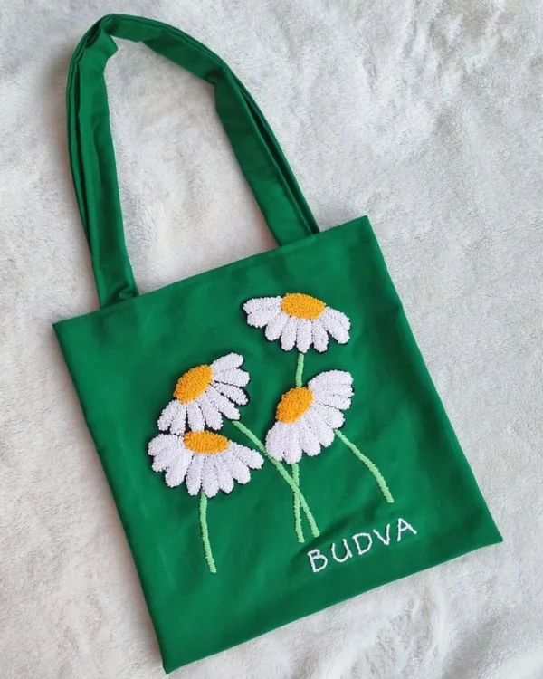 Lilly Tote bag